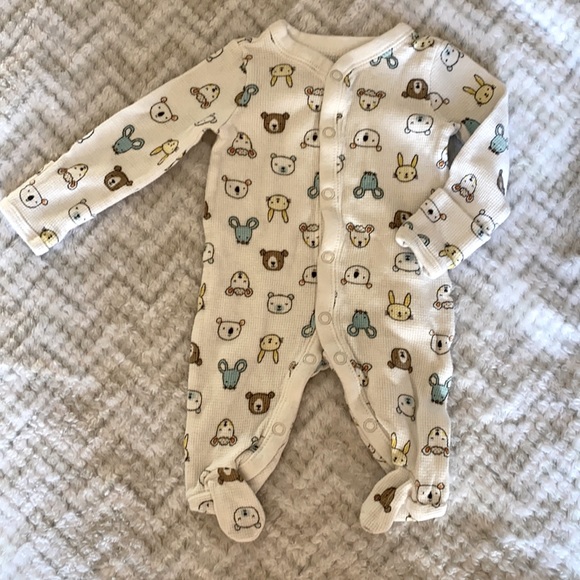 Carter’s newborn footie thermal onesie with hand covering and snaps. - Picture 1 of 3